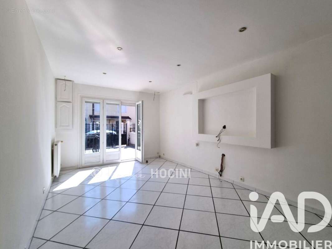 Maison 103 m² à Villeneuve-Le-Roi  - photo 7