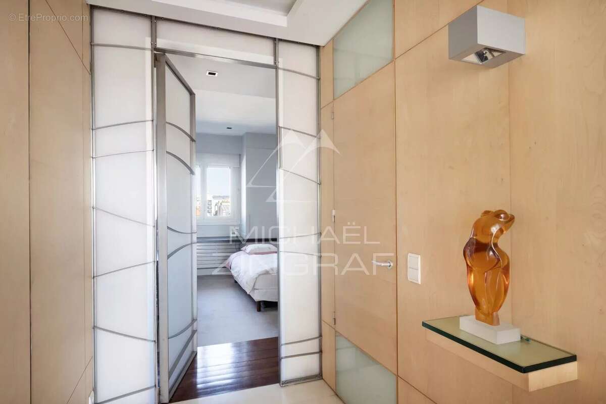 Appartement à NEUILLY-SUR-SEINE