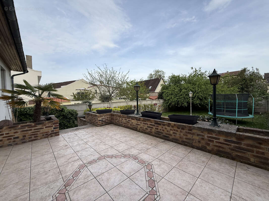 Maison à LE BLANC-MESNIL