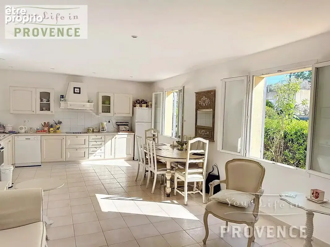 Superbe Appartement au rez de chaussé avec grande terrasse - photo 4