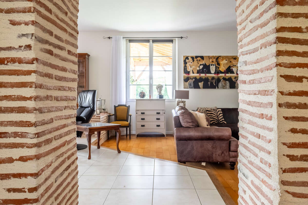 Maison de campagne avec annexes, 3 x piscines et vue - photo 25