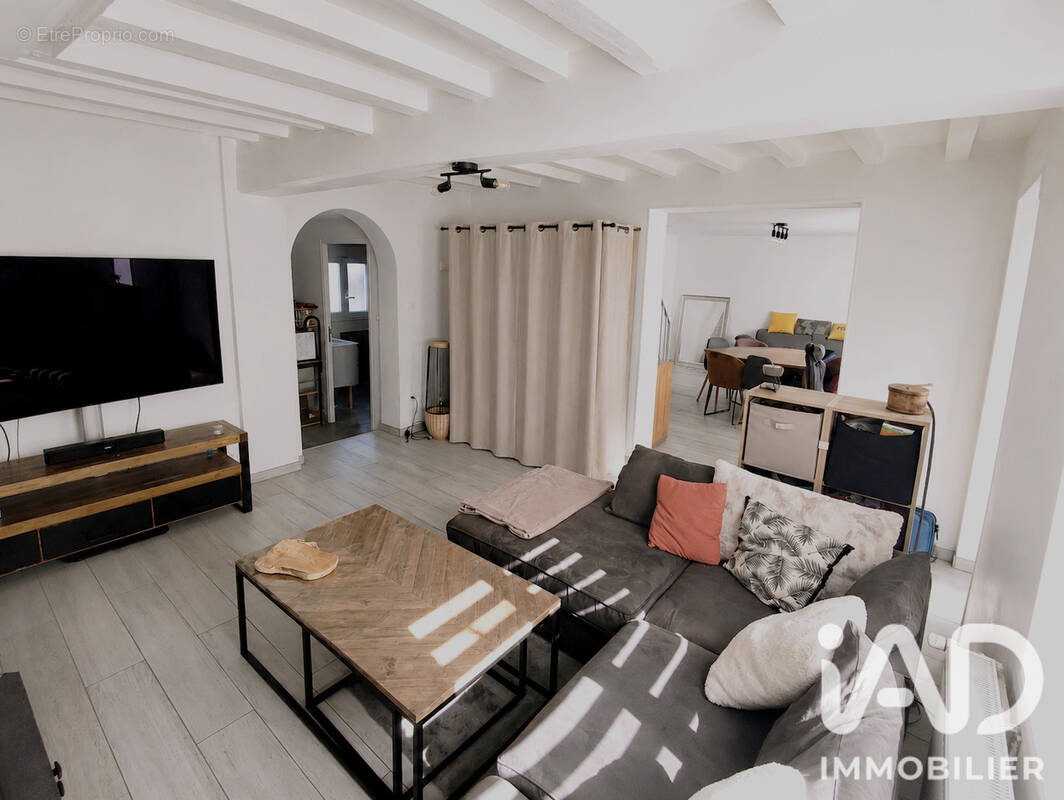 Photo 1 - Maison à LES HOGUES