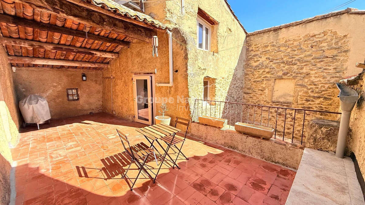 Maison à COURTHEZON