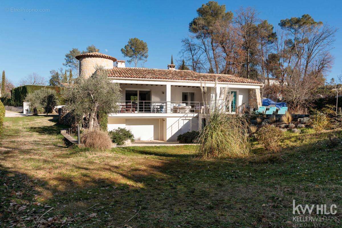 Maison à ROQUEFORT-LES-PINS