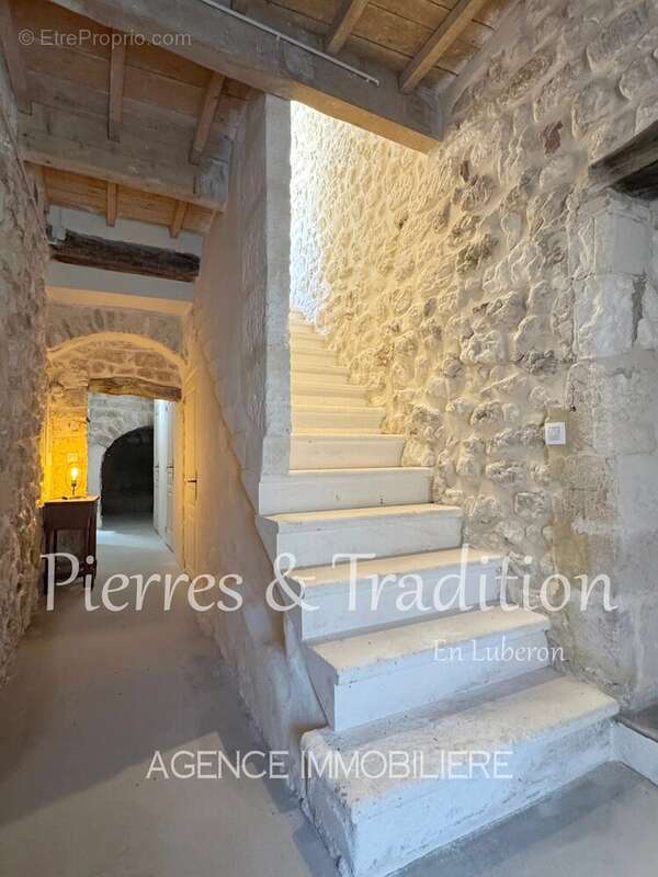 Appartement à OPPEDE