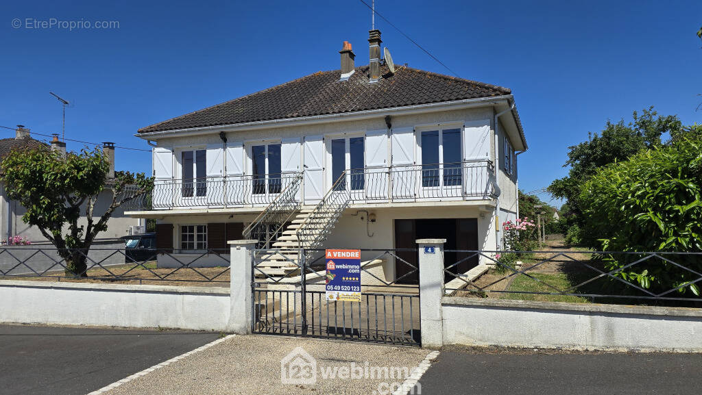 A Mazerolles, maison de 131 m2 sur sous-sol. - Maison à MAZEROLLES