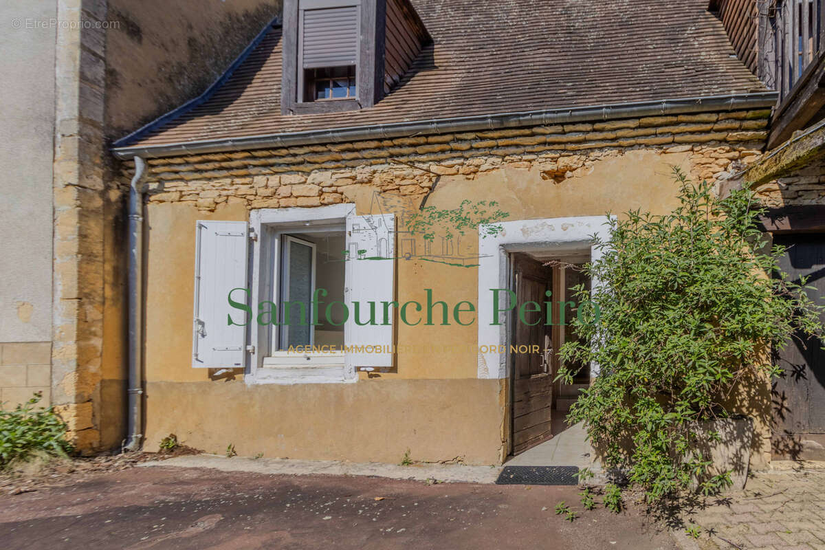 Maison à SAINT-GENIES
