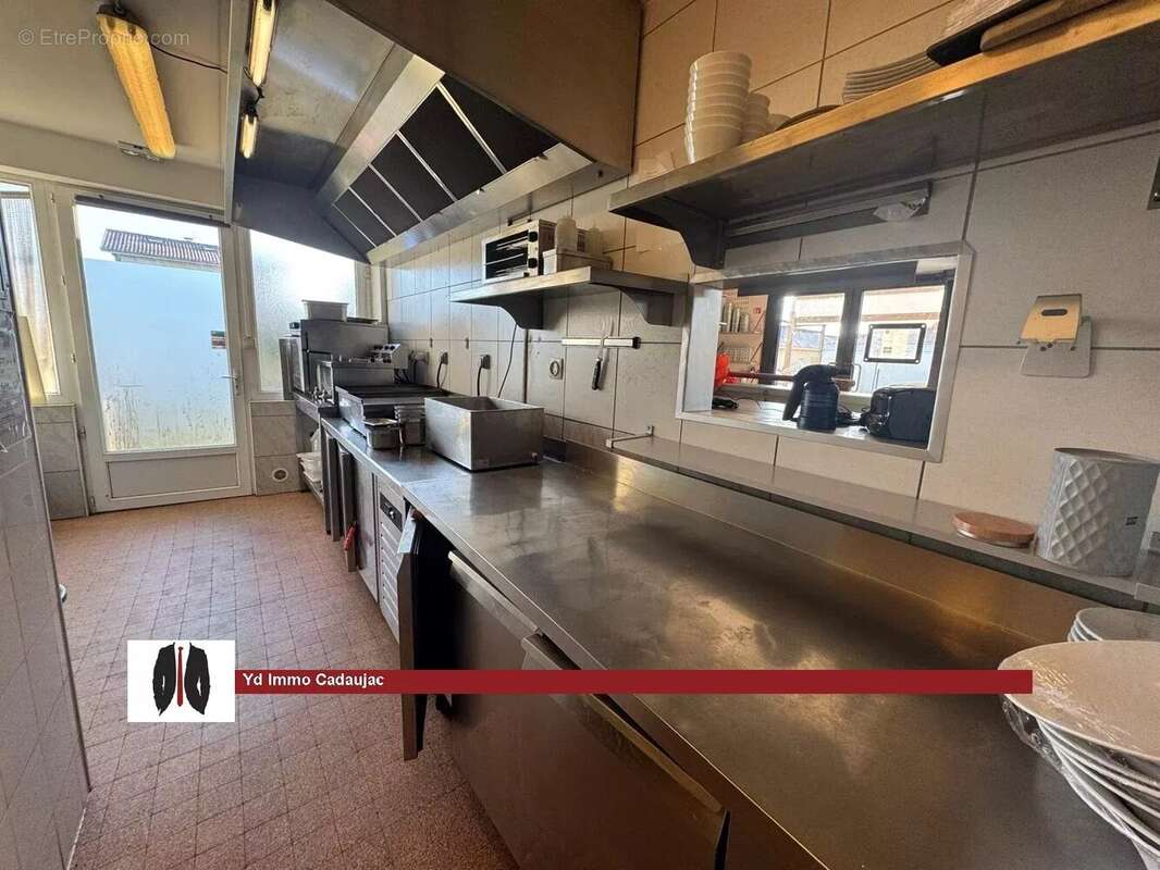 Commerce à CADAUJAC