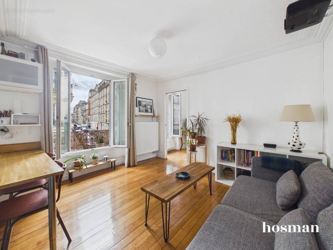 Appartement à PARIS-17E