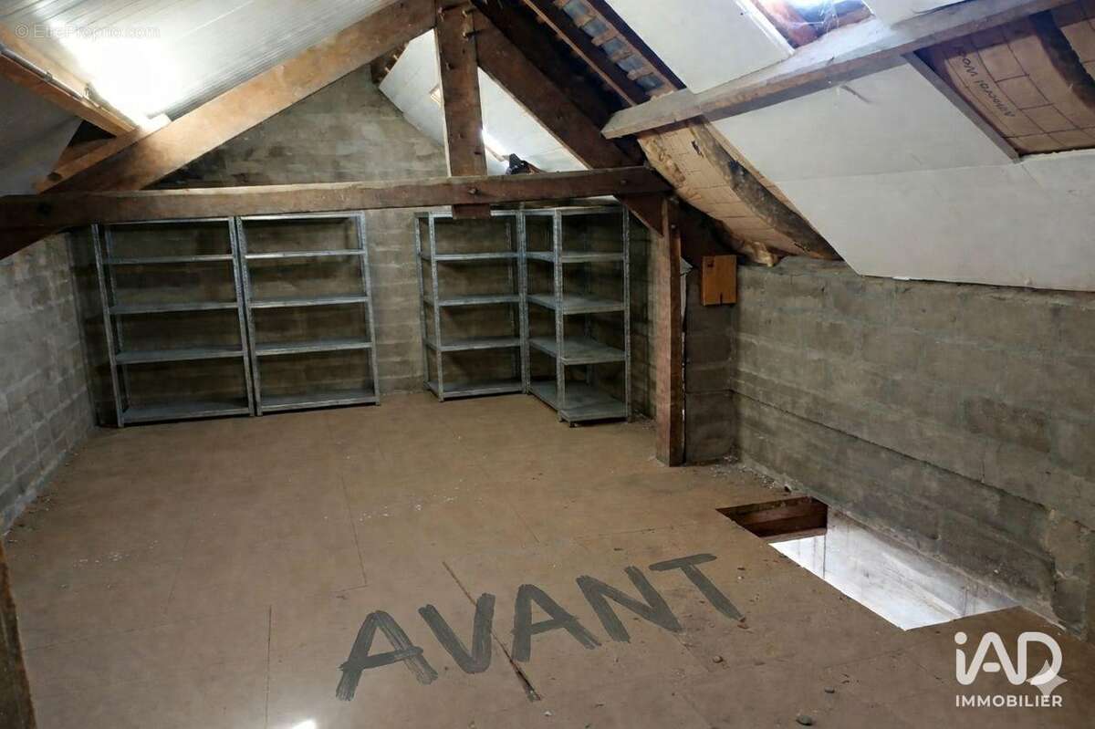 Commerce 156 m² à Saint-Sauveur-Lendelin  - photo 7