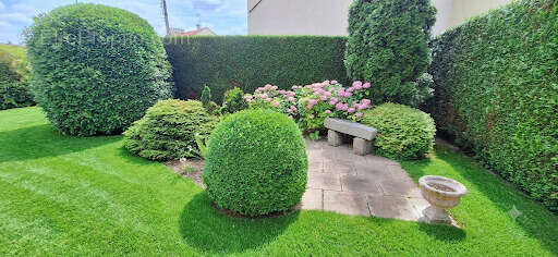 Unique a sens par son cadre historique, appartement 96 m2 de plain pied, 2 ch, terrasse, jardin, garage - photo 17