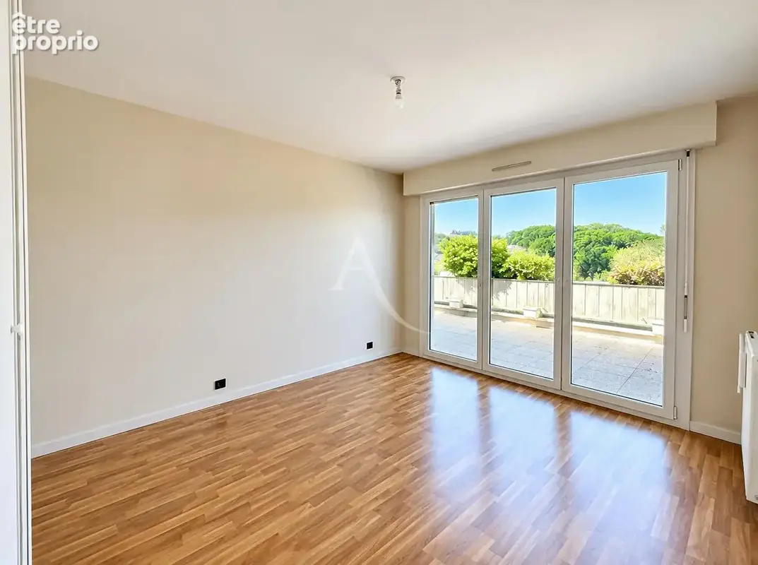 A VENDRE - Appartement 3 pièces avec terrasse - photo 3