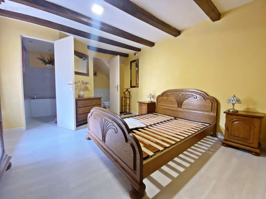 Maison à MENIL-LA-HORGNE