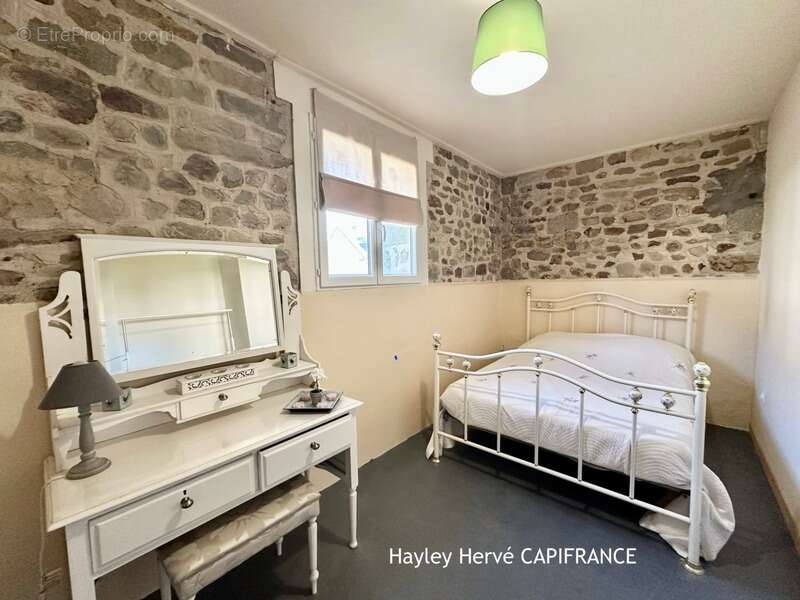 Propriété À VENDRE avec maison et gîte indépendant, dépendances et terrain de 5 000 m² – Mortain LE NEUFBOURG (50) - Mortain - photo 17
