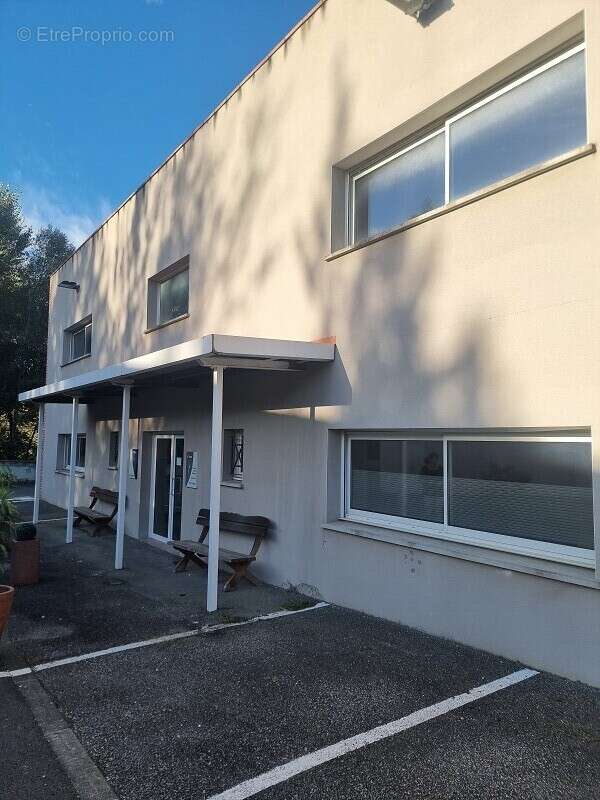 Commerce à NAILLOUX