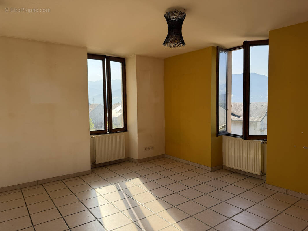 Appartement à SAINT-PIERRE-D'ALBIGNY