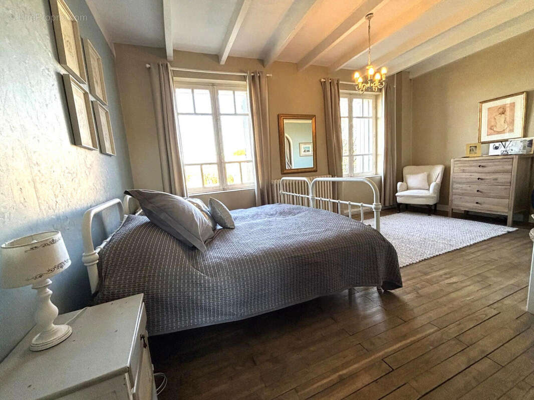 CHAMBRE - Maison à AUNAC