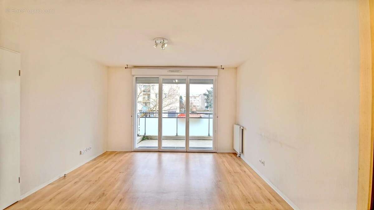 Appartement à CHENOVE