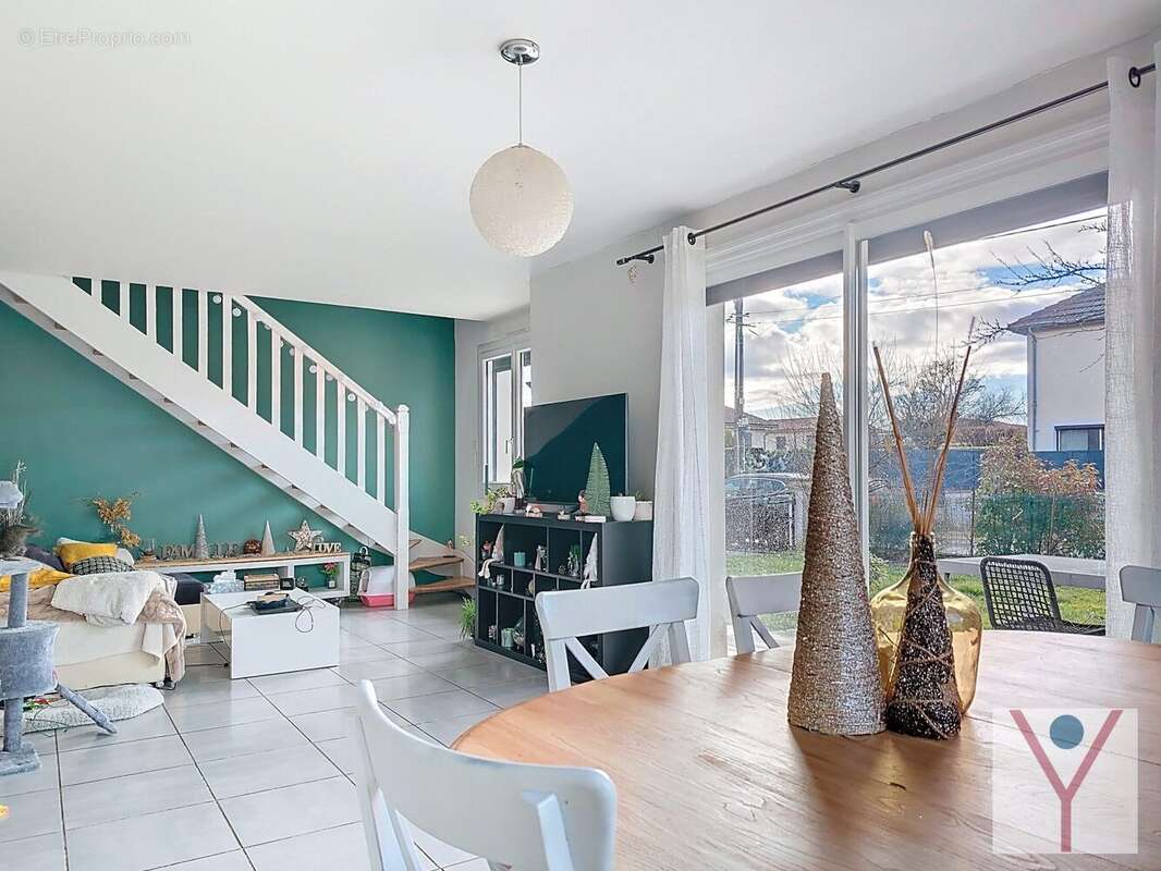 Maison à VILLARS-LES-DOMBES