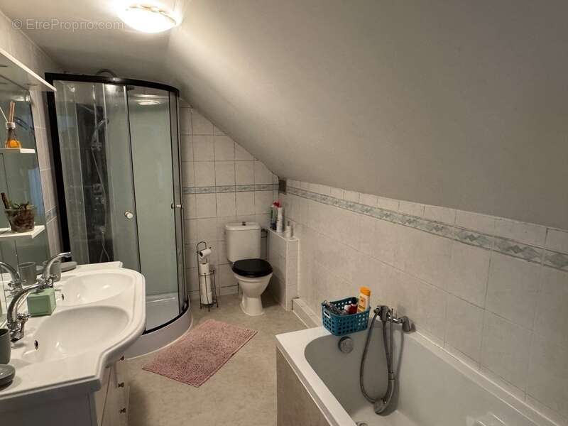 Maison de ville, grande pièce de vie, 4 chambres et beau jardin paysagé - photo 11