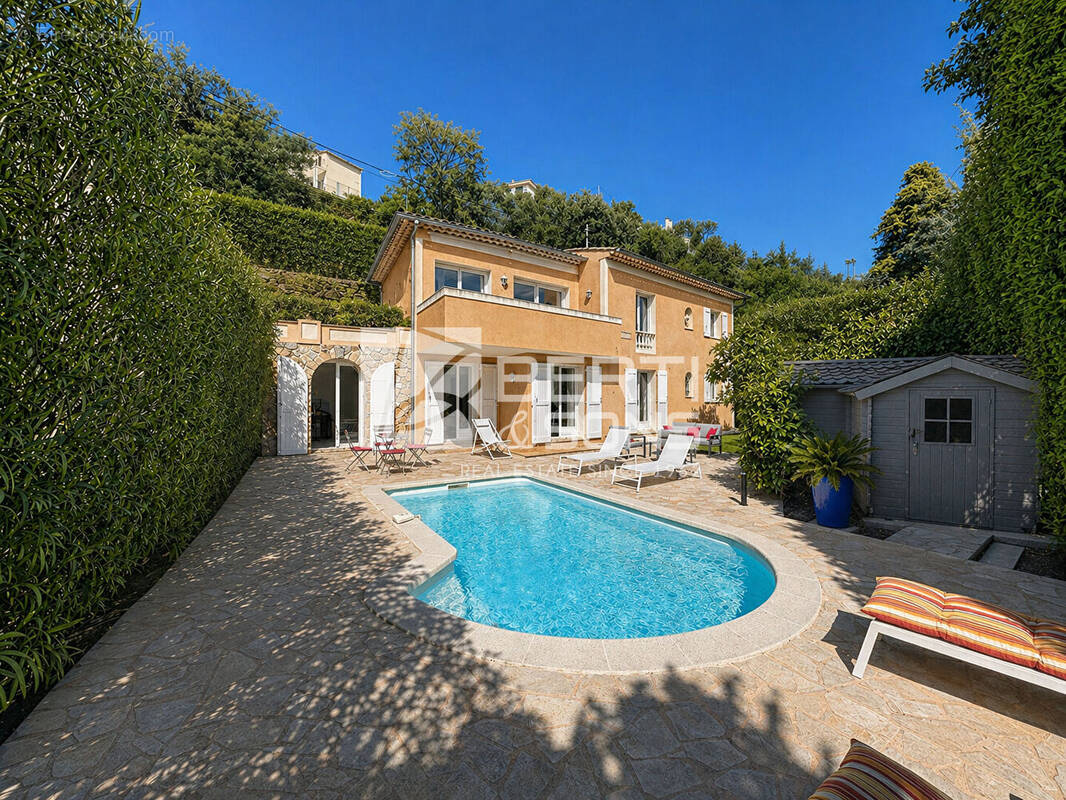 Maison à MANDELIEU-LA-NAPOULE