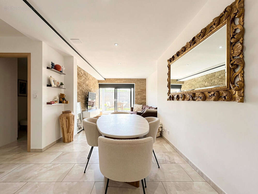 Appartement à AMNEVILLE