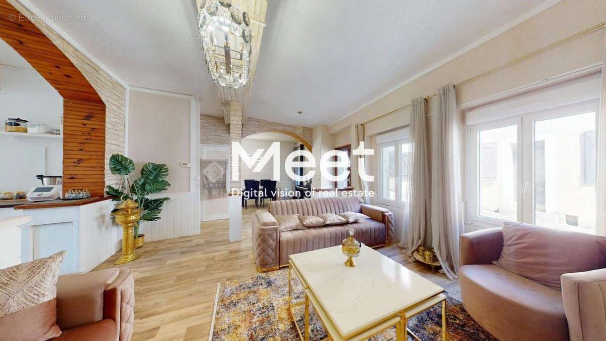 Maison à LIGNY-LE-CHATEL