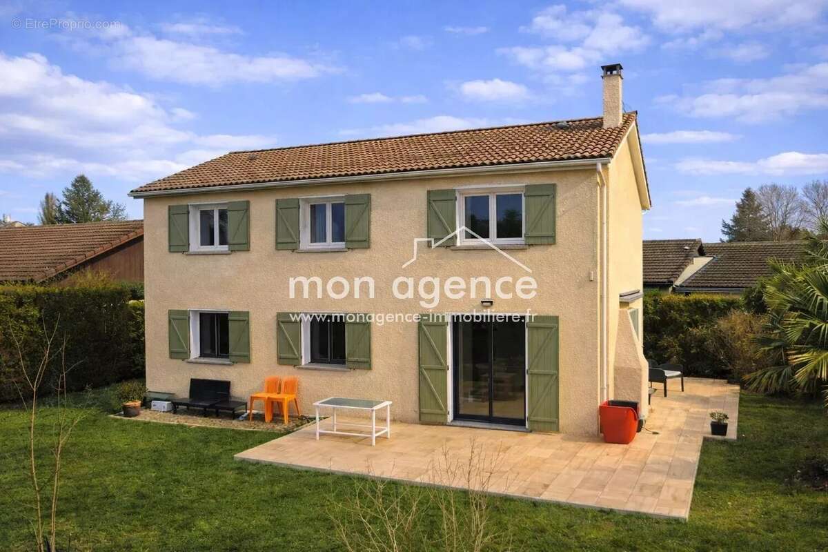 Maison à FRANQUEVILLE-SAINT-PIERRE