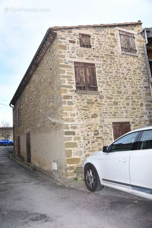 Maison à CONILHAC-DE-LA-MONTAGNE