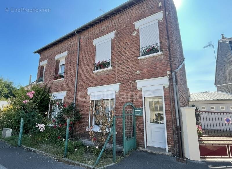 Maison à CHAUNY