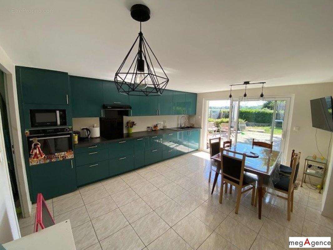 Maison 6 Pièces 156 m² à Beaumont-Sur-Lèze - photo 2