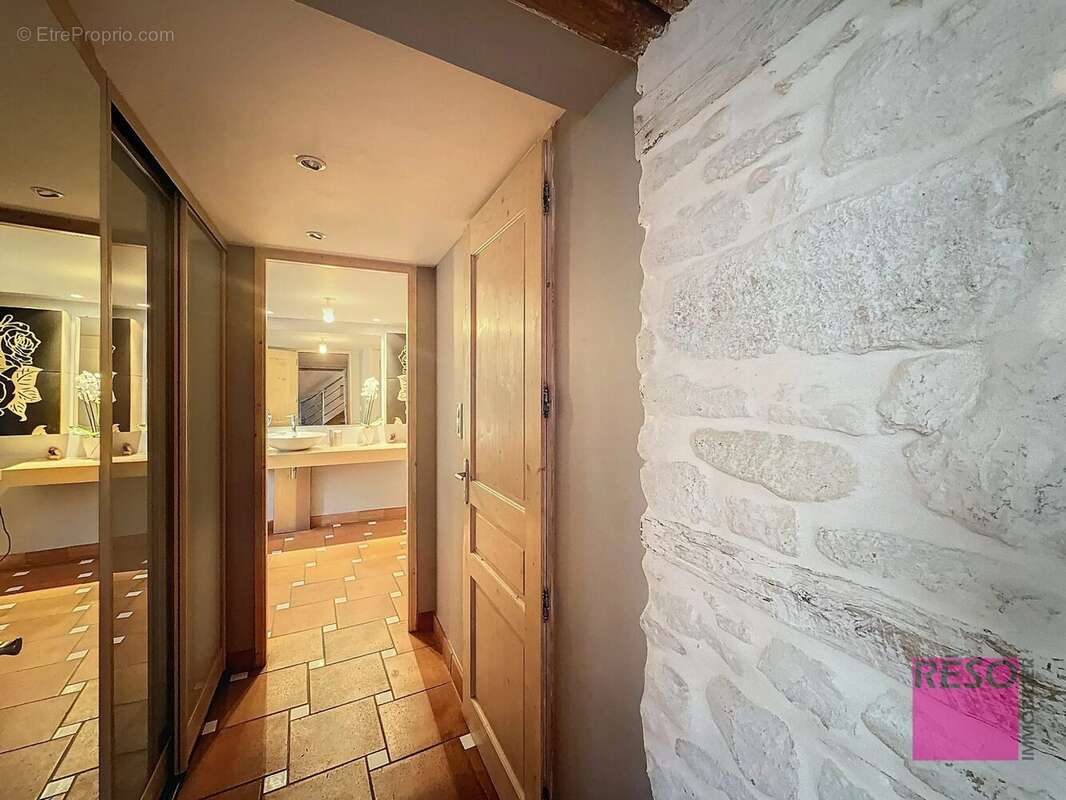 Maison à COLLONGES-SOUS-SALEVE