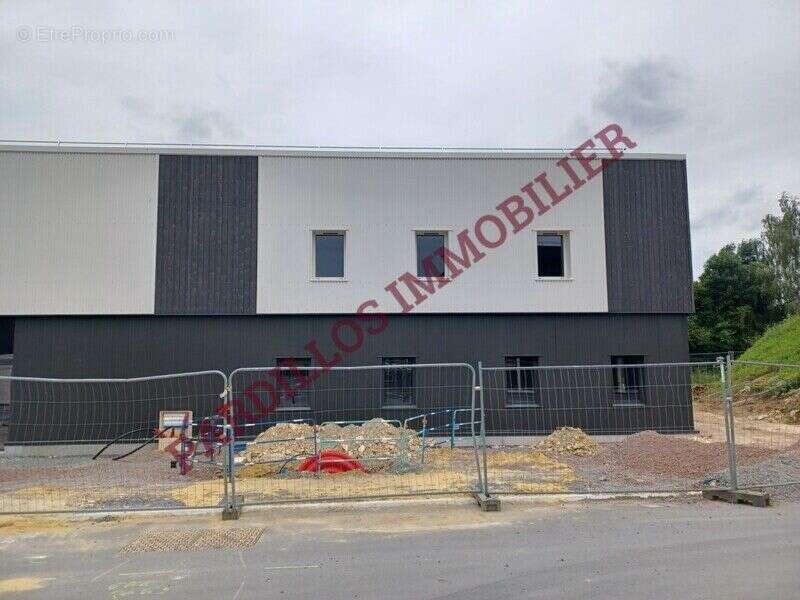 Photo 2 - Commerce à CORMELLES-LE-ROYAL