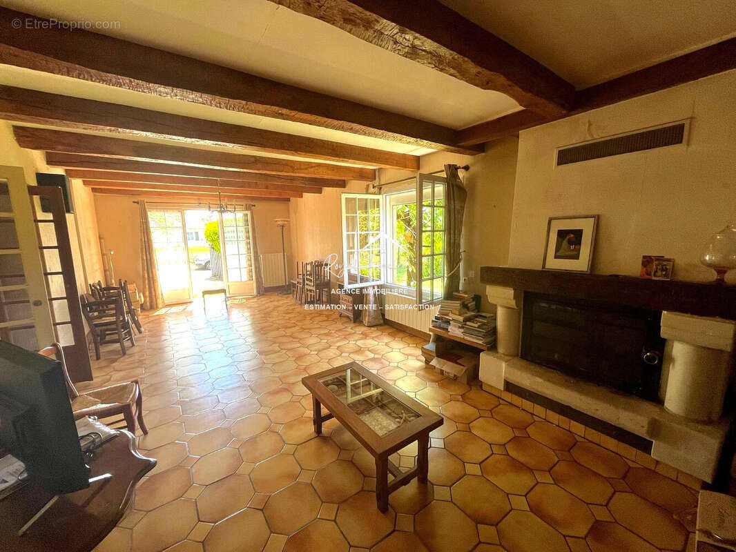 Séjour - Maison à DANGE-SAINT-ROMAIN