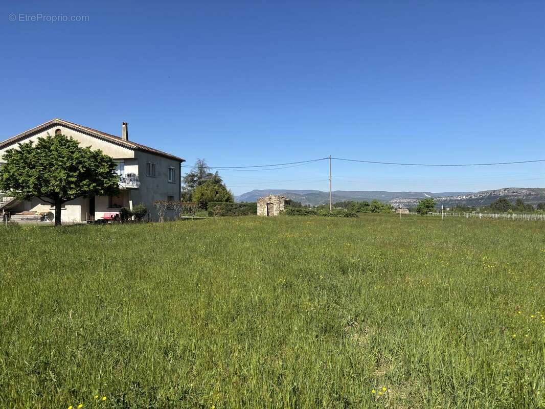 Terrain à SAINT-ETIENNE-DE-FONTBELLON