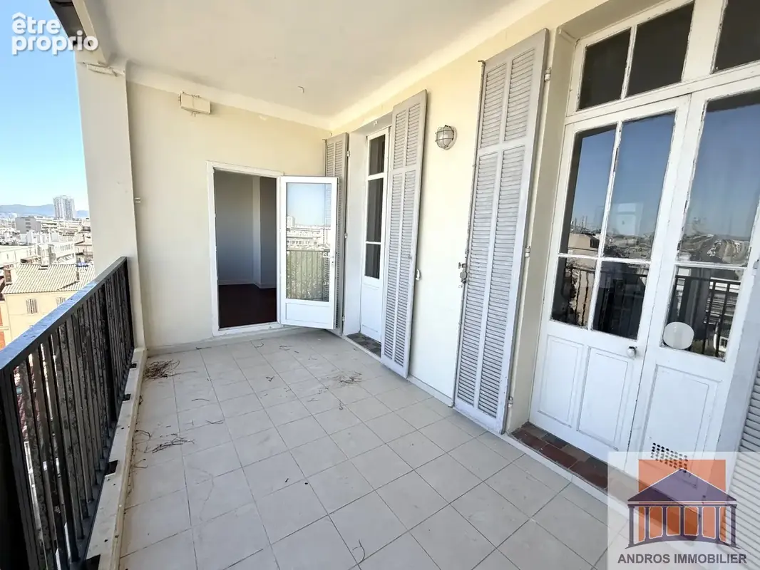 13008 proche Périer,  ÉLÉGANCE HAUSSMANNIENNE   T4 d’exception de  145 m2 avec terrasse  sur jardins. Etage él - photo 4