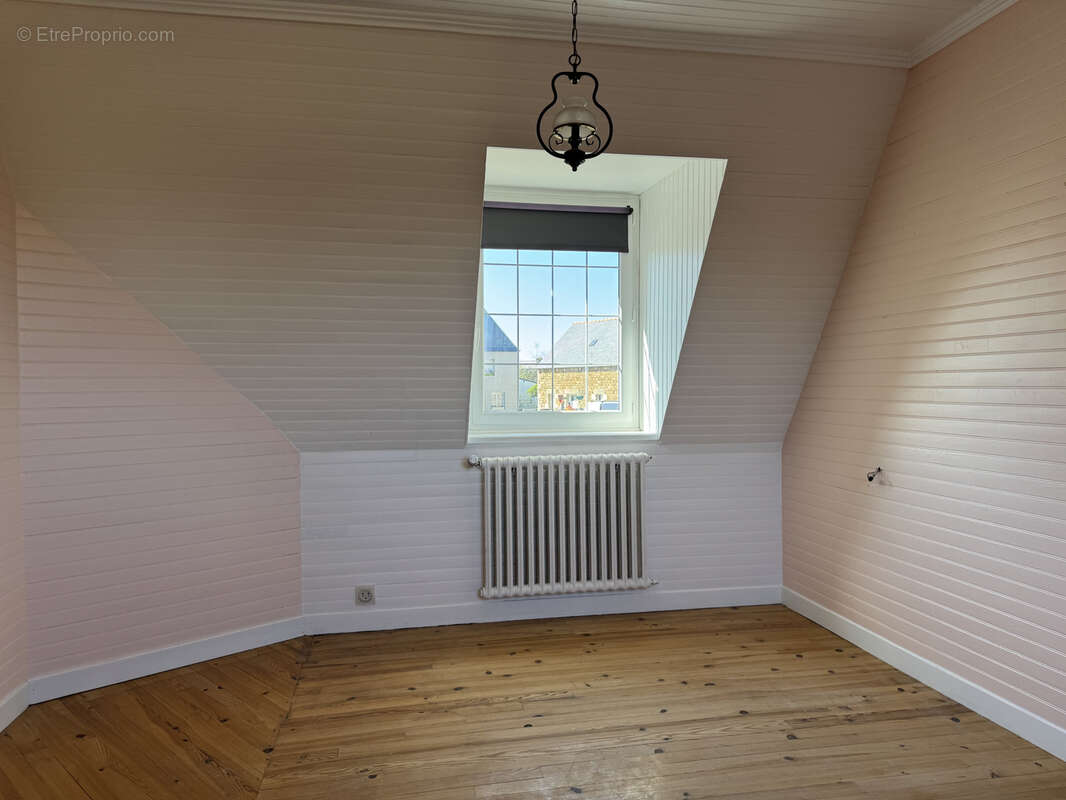 TRELEVERN : Belle maison en pierres proximité immédiate du bourg - photo 6