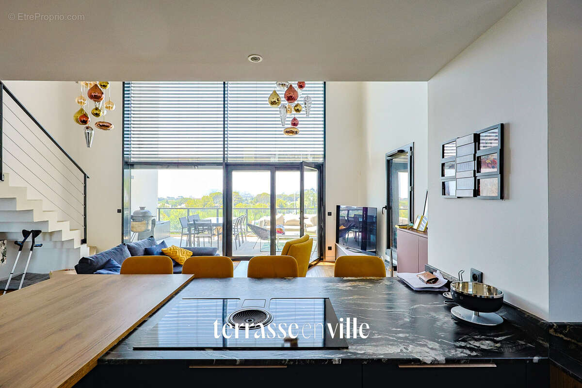 Duplex de luxe - 123m2 - terrasse 22m2- rooftop vue mer 60m2 - jacuzzi - 4 parkings - photo 5