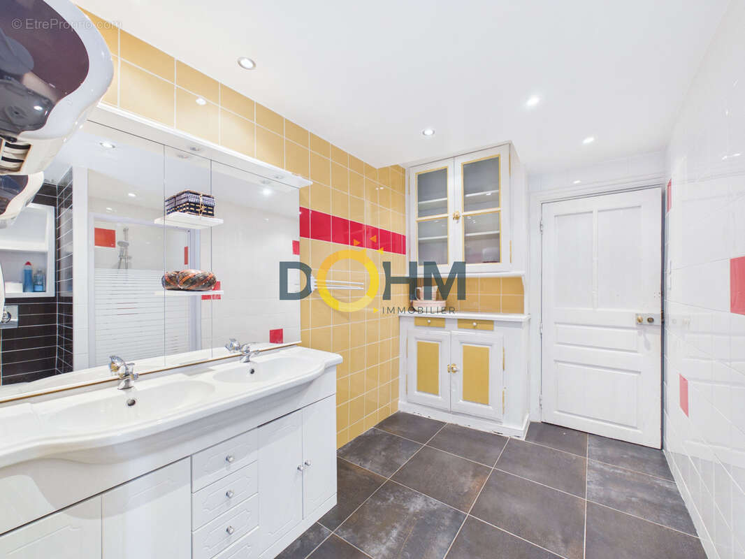 Ensemble immobilier, Bar, restauration, gîte, hebergementl, appartement. - photo 21