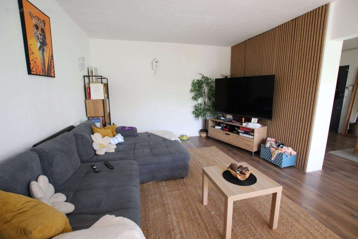 ORLEANS, secteur proche faubourg bannier, à 6' à pied de la gare appartement de plus de 100m2, 3 chambres à rafraichir - photo 4