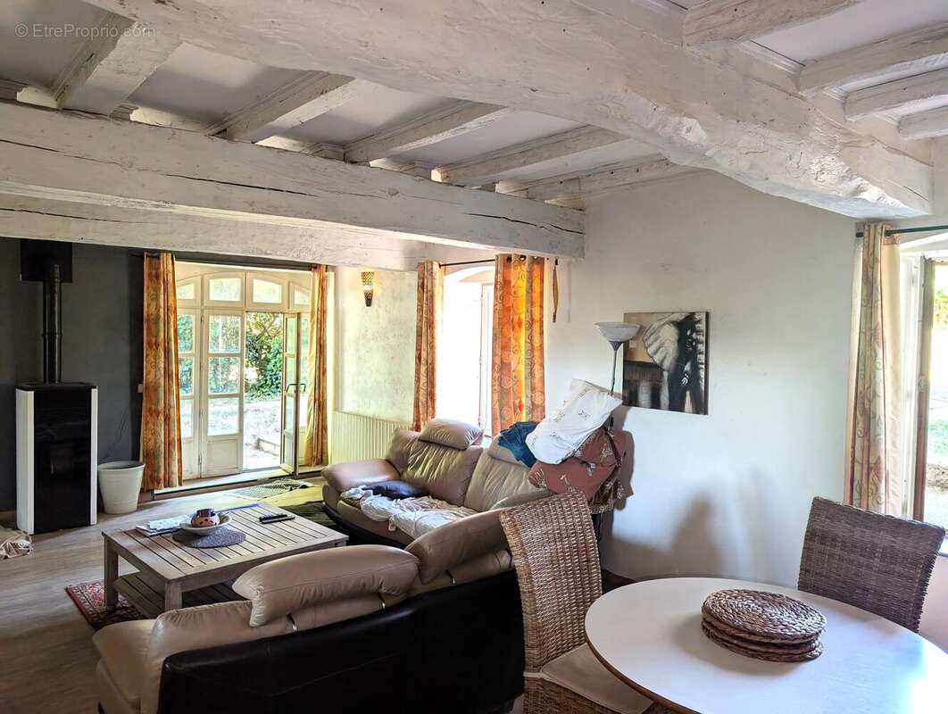 Belle maison en pierre avec gites et piscine - photo 10