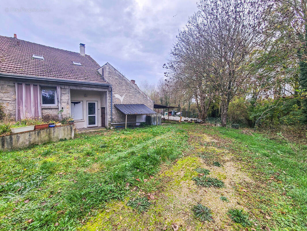 Maison à ESCRENNES