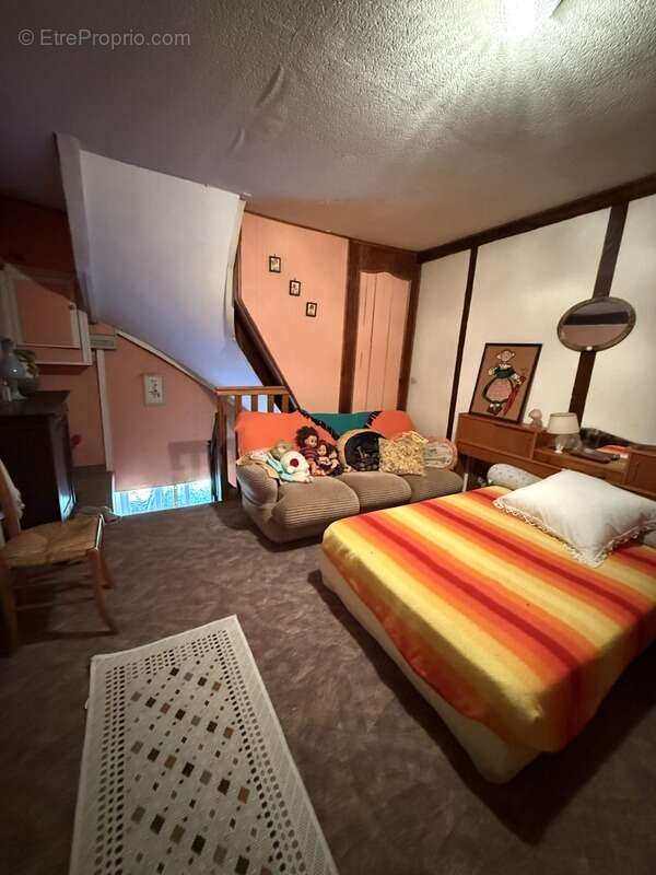 Maison à SAINT-SULPICE-LE-DUNOIS