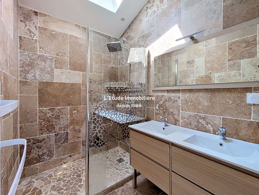 Appartement à RILLIEUX-LA-PAPE