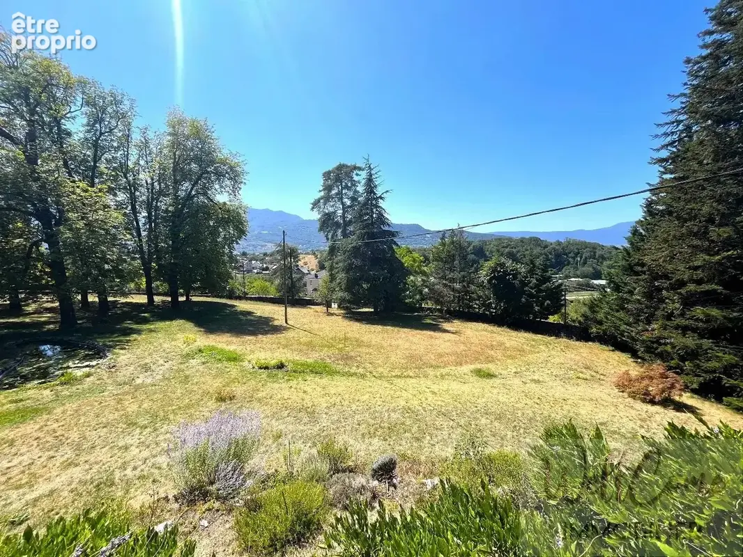 Propriété avec 2 maisons et dépendances sur 6 Ha de terrain arboré proche Challes - photo 3