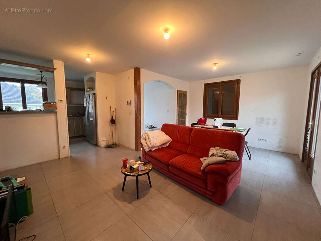 Maison à LA BONNEVILLE-SUR-ITON