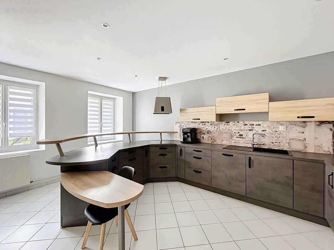 Maison à NANT-LE-GRAND