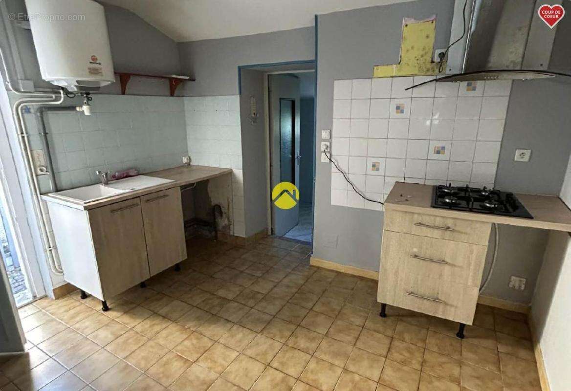 Maison à MONTMARAULT