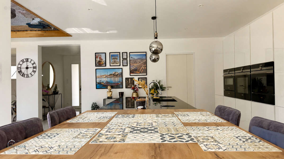 Maison contemporaine - 146,05 m2 - terrain 661 m2 - SAINT-RENAN - photo 10