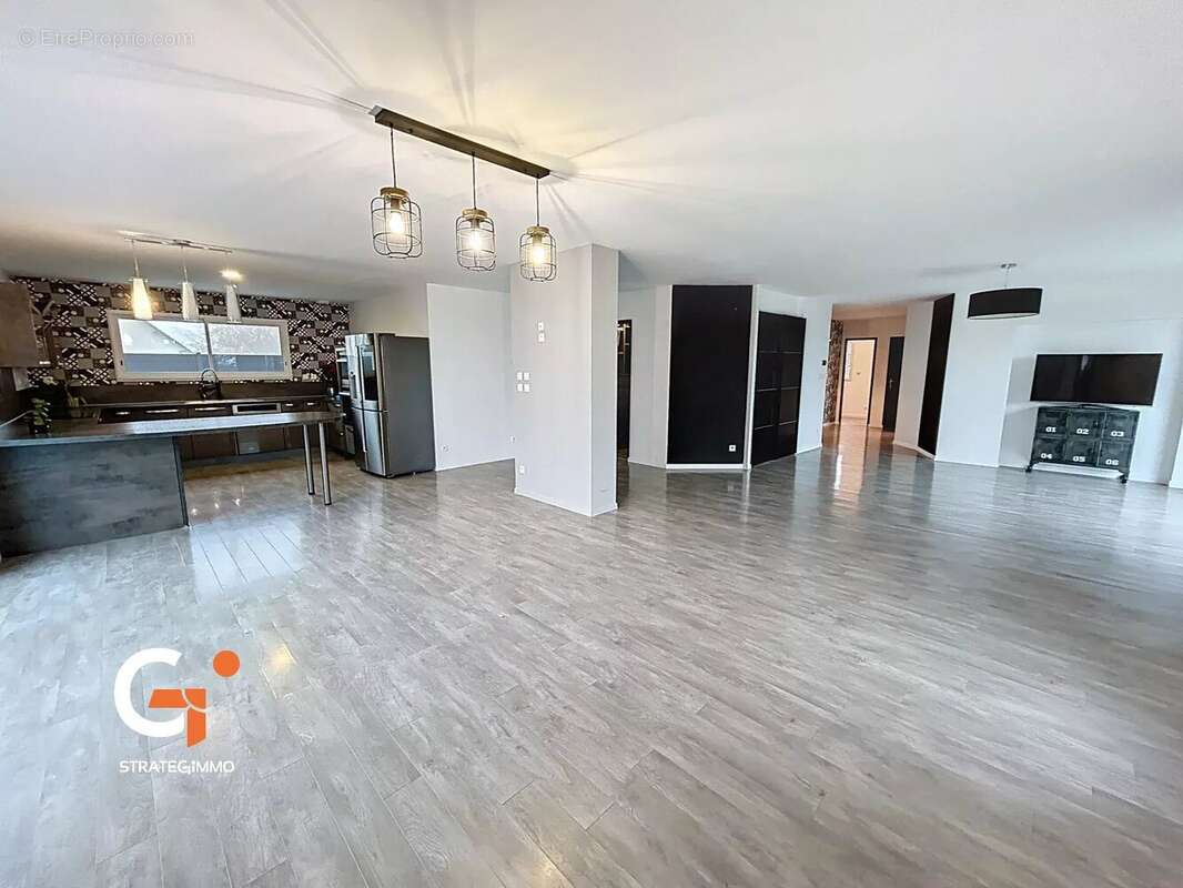 Maison à SAINT-PIERRE-DE-VARENGEVILLE